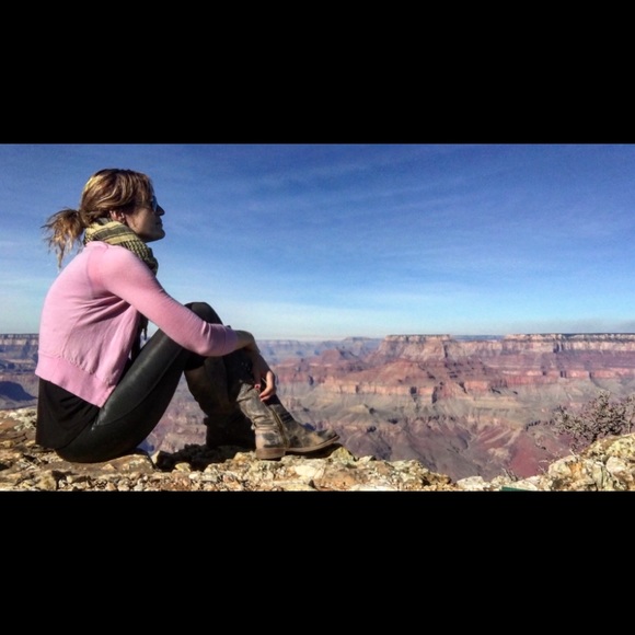 Meet your Posher, Jenn - Picture 3 of 4